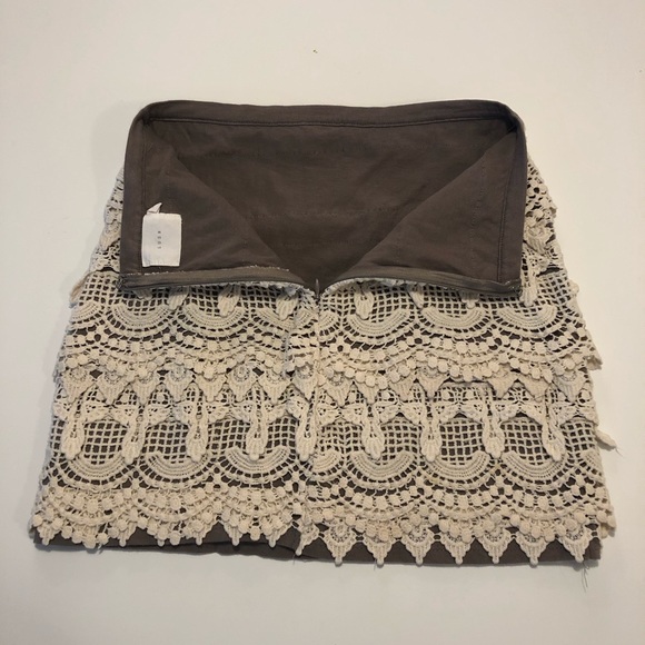 LUSH | Lace Mini Skirt - Picture 3 of 5
